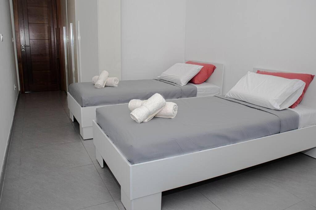 Seafront Two Bedroom Apartment Saint Julian's Exterior photo