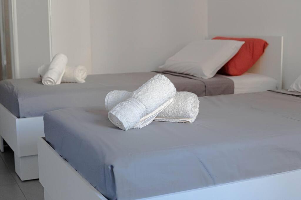 Seafront Two Bedroom Apartment Saint Julian's Exterior photo